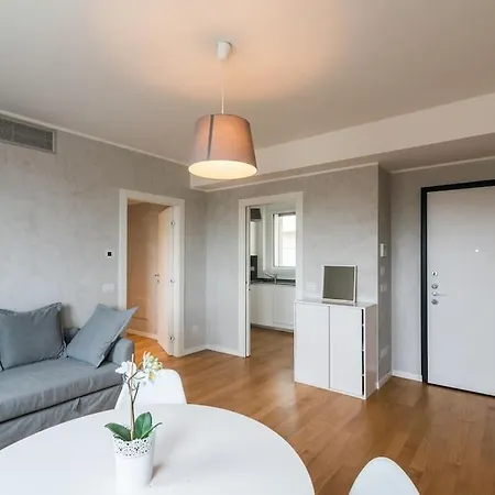 Splendido Bilocale Corso Lodi Апартаменты *